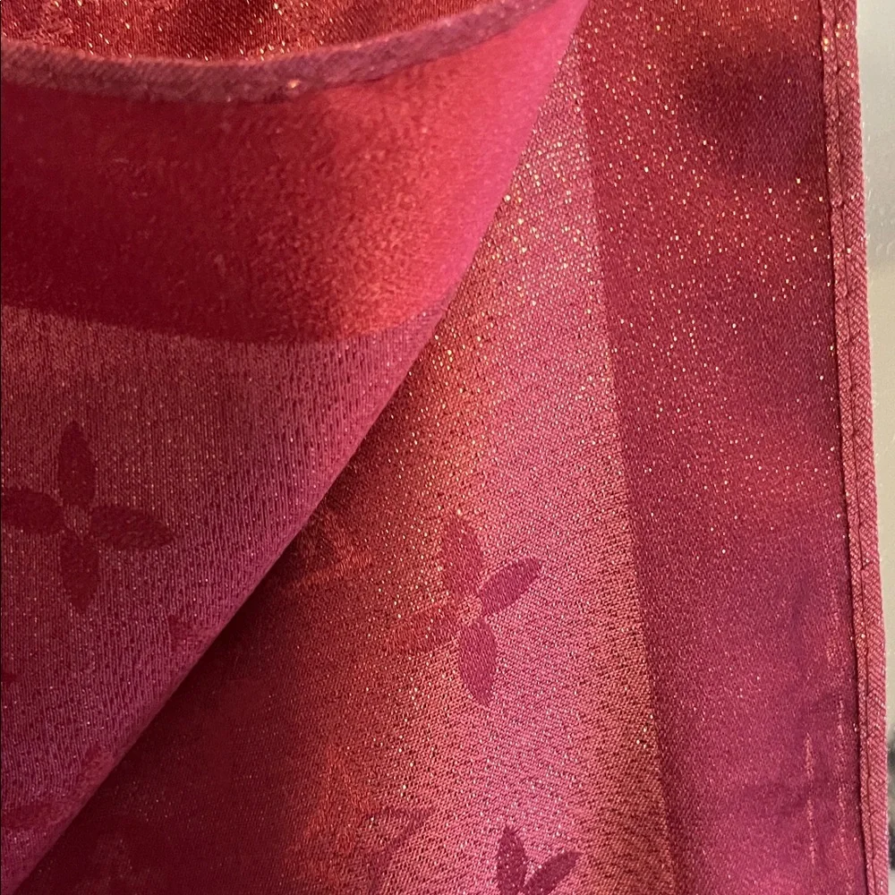 Louis Vuitton Burgundy Monogram Shawl - Picture 6 of 9
